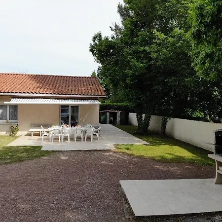 Vakantiehuis Maison 3 Avec Salle D'eau, Piscine *