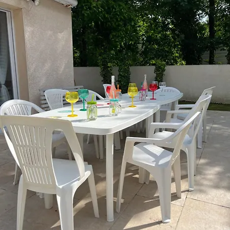 Maison 3 Avec Salle D'eau, Piscine