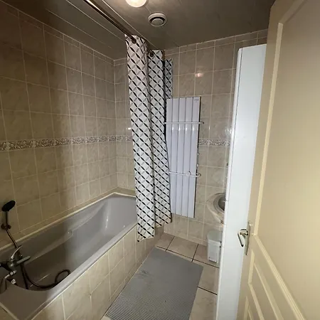 Vakantiehuis Maison 3 Avec Salle D'eau, Piscine Royan