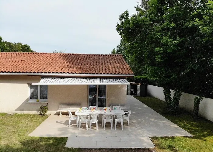 Holiday home Maison 3 Avec Salle D'eau, Piscine