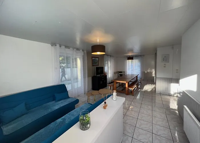 Maison 3 Avec Salle D'eau, Piscine Holiday home