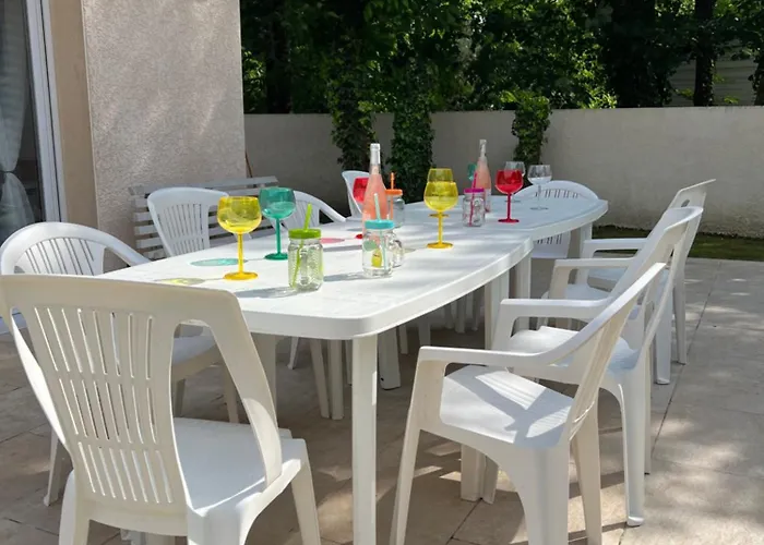 Maison 3 Avec Salle D'eau, Piscine